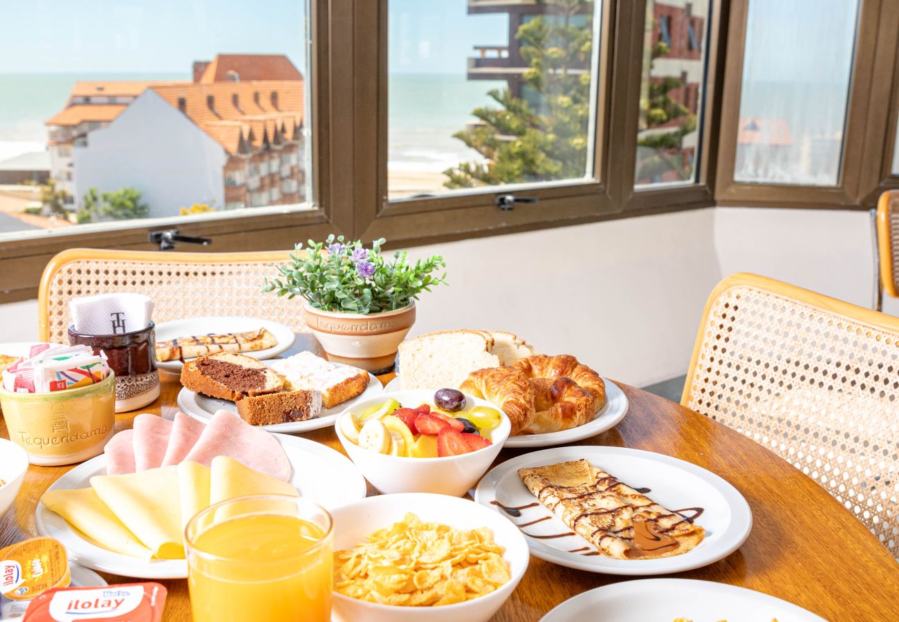 Alquiler por habitaciones en Villa Gesell - Habitacion con increibles vistas al mar Desayuno