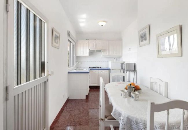 Apartahotel en Valverde - Comodo Apartamento con vistas al mar