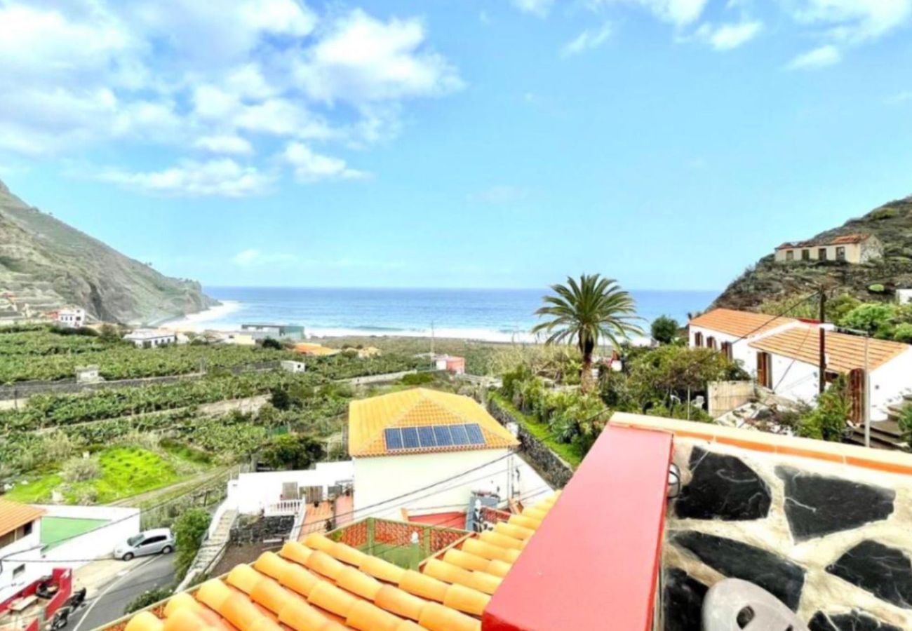 Casa rural en Hermigua - Encantador alojamiento con vistas al mar, terraza WIFI y BBQ