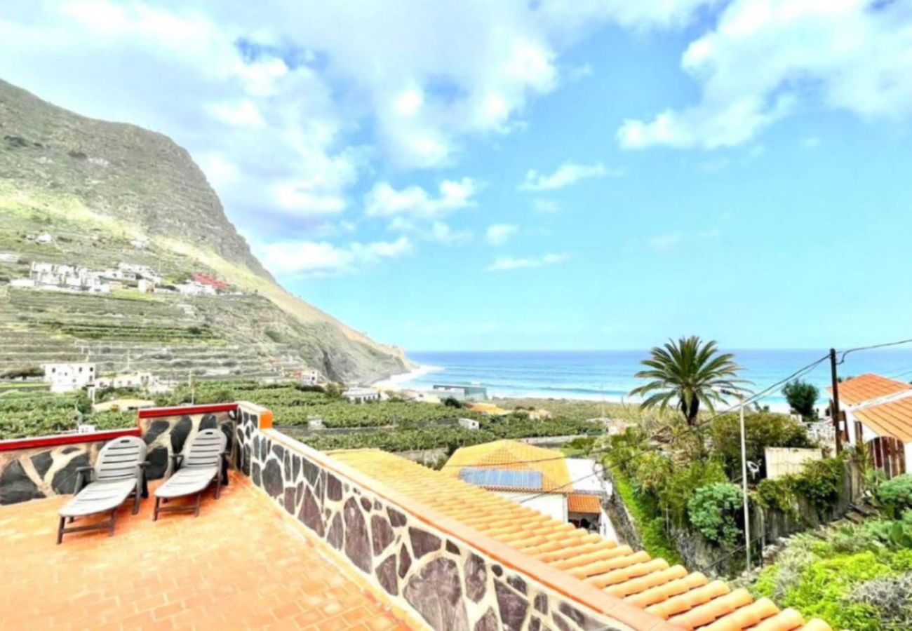 Casa rural en Hermigua - Encantador alojamiento con vistas al mar, terraza WIFI y BBQ