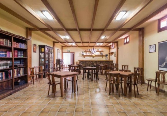 Alquiler por habitaciones en Villaverde - Encantador alojamiento con Gran Piscina WIFI Alquiler por habitaciones en Villaverde - Encantador alojamiento con Gran Piscina WIFI