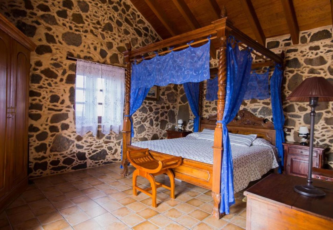 Alquiler por habitaciones en Villaverde - Encantador alojamiento con gran Piscina WIFI