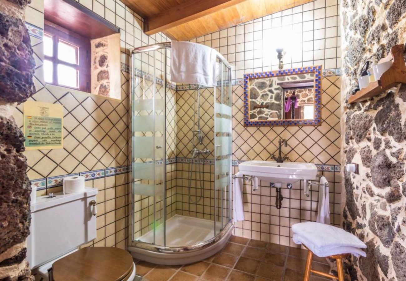Alquiler por habitaciones en Villaverde - Encantador alojamiento con gran Piscina WIFI