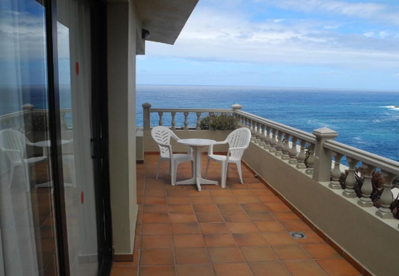 Apartamento en Los Realejos - Increible Apartamento con Vistas al mar y Piscina. Sobre Acantilado