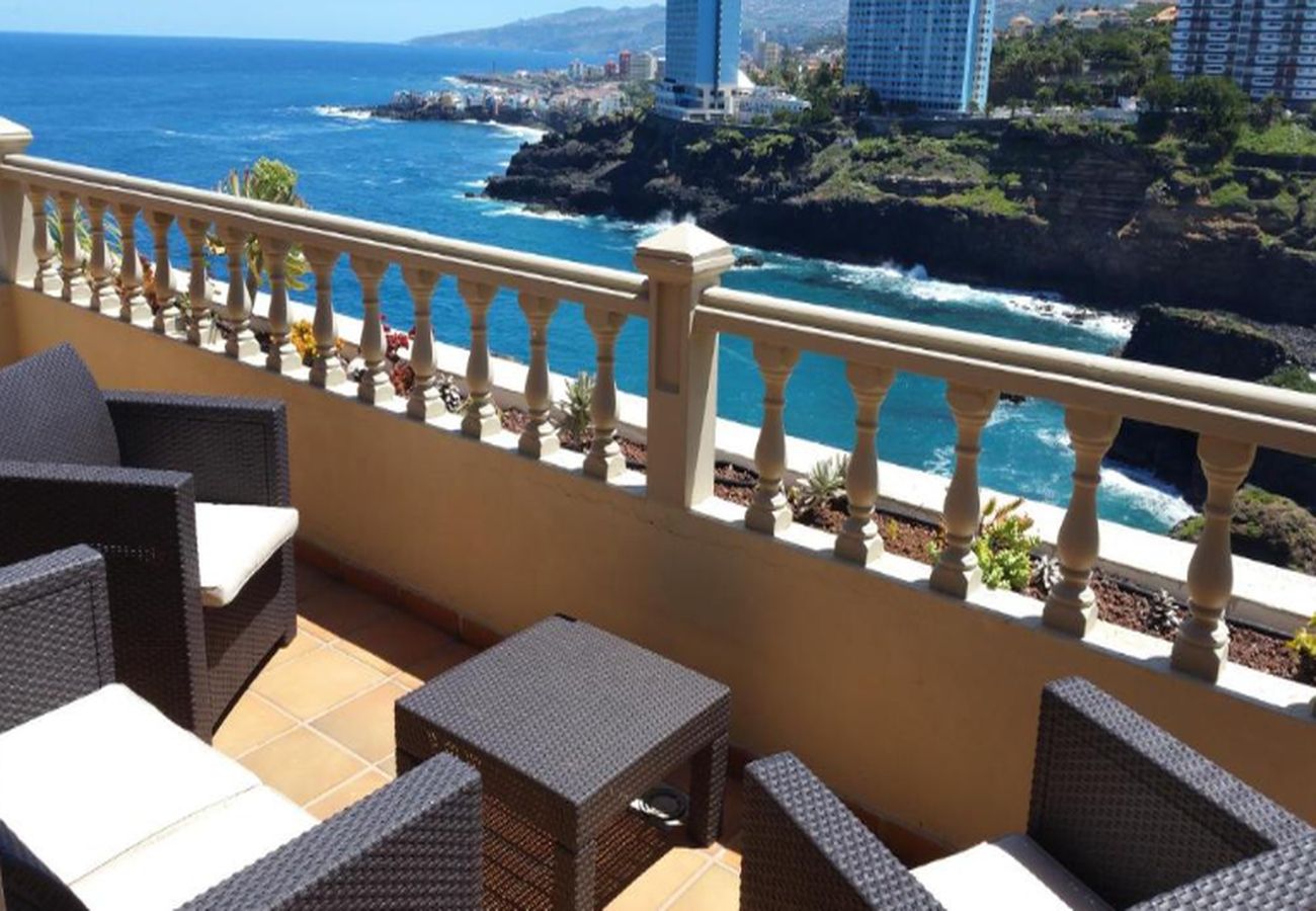 Apartamento en Los Realejos - Increible Apartamento con Vistas al mar y Piscina. Sobre Acantilado