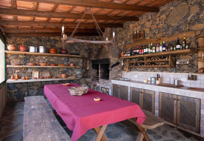 Casa rural en Isora - Vistas al Mar y BBQ en esta Casa Rural Acogedora Casa rural en Isora - Vistas al Mar y BBQ en esta Casa Rural Acogedora