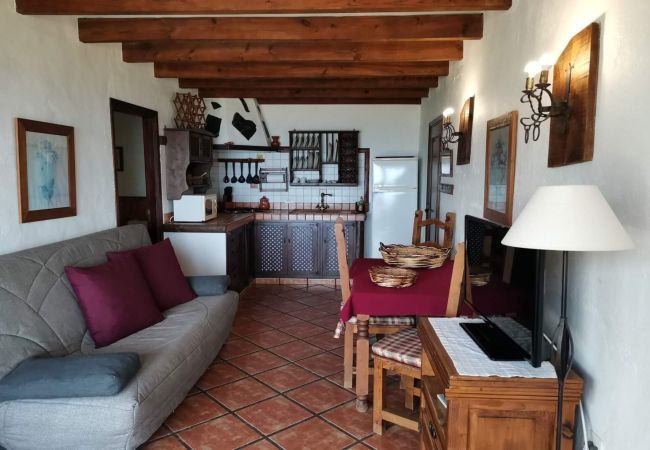 Apartahotel en Frontera - Acogedor apartamento con vistas al Mar, montaña, tenis y WiFi Apartahotel en Frontera - Acogedor apartamento con vistas al Mar, montaña, tenis y WiFi