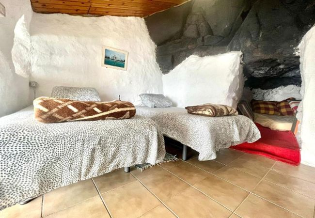 Casa en Valverde - Casa Cueva con Vista al Mar y BBQ hasta 5 pax Casa en Valverde - Casa Cueva con Vista al Mar y BBQ hasta 5 pax