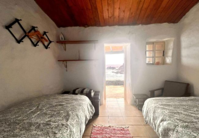 Casa en Valverde - Casa Cueva con Vista al Mar y BBQ hasta 5 pax Casa en Valverde - Casa Cueva con Vista al Mar y BBQ hasta 5 pax