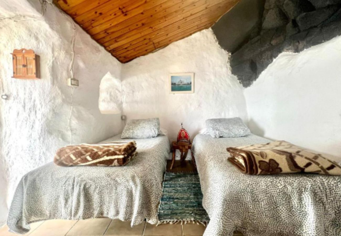 Casa en Valverde - Casa Cueva con Vistas al Mar y BBQ hasta 5 pax
