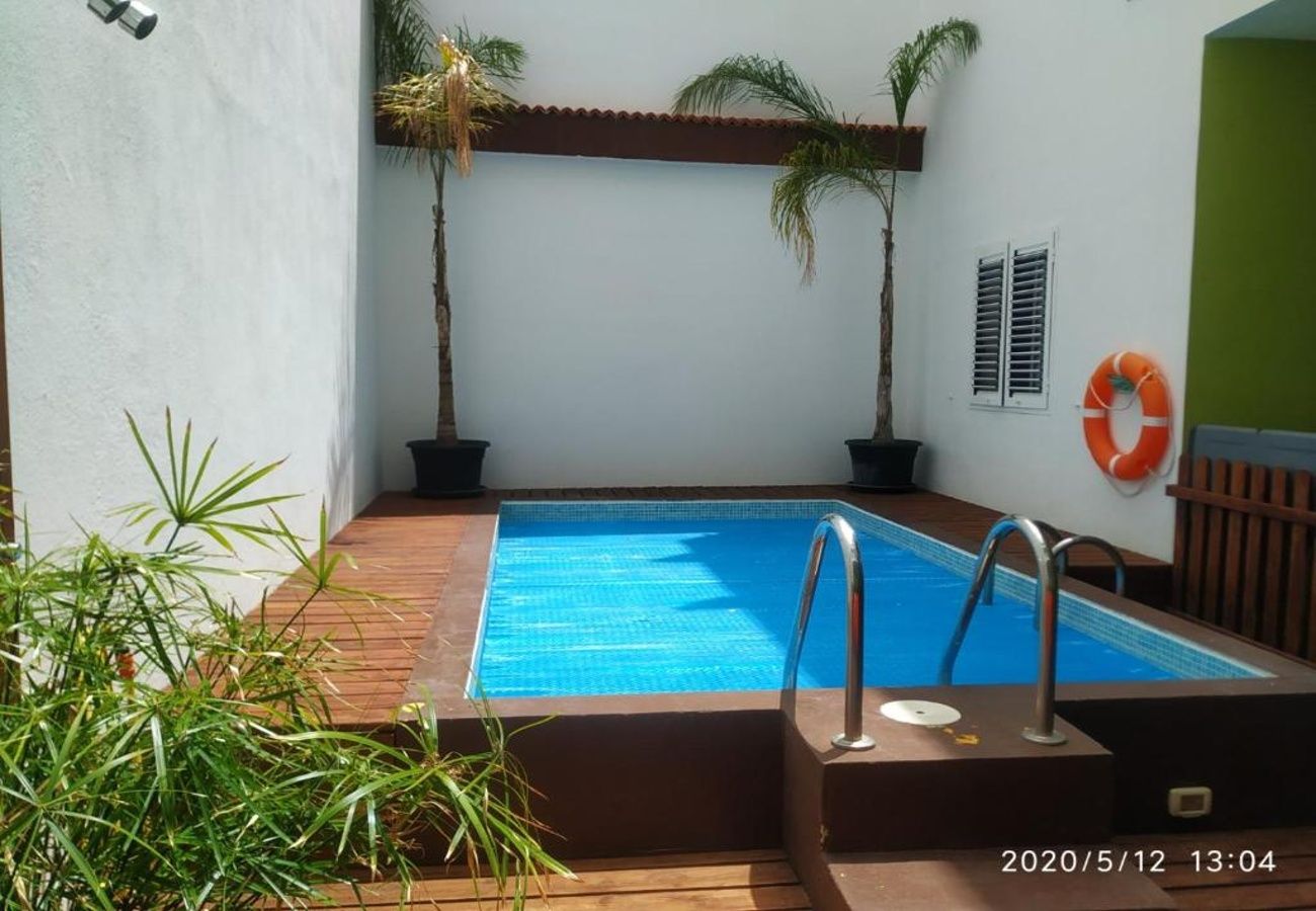 Apartamento en Los Llanos de Aridane - Centrico Apartamento con Vista Terraza BBQ Piscina