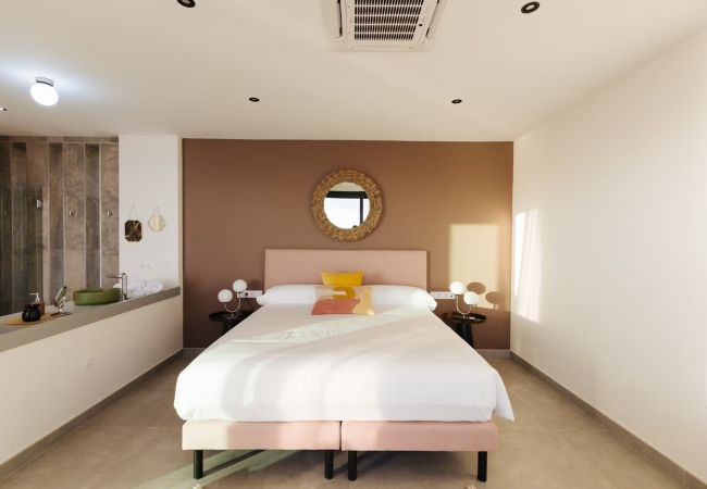 Villa en Santa Cruz de la Palma - Moderna Villa con piscina y vistas al mar  Villa en Santa Cruz de la Palma - Moderna Villa con piscina y vistas al mar