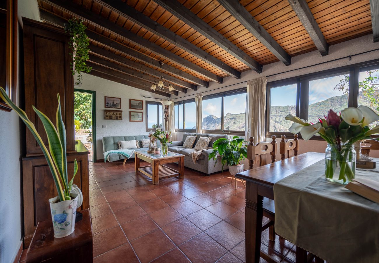 Casa en Hermigua - Bellas vistas al mar y montaña con terraza 