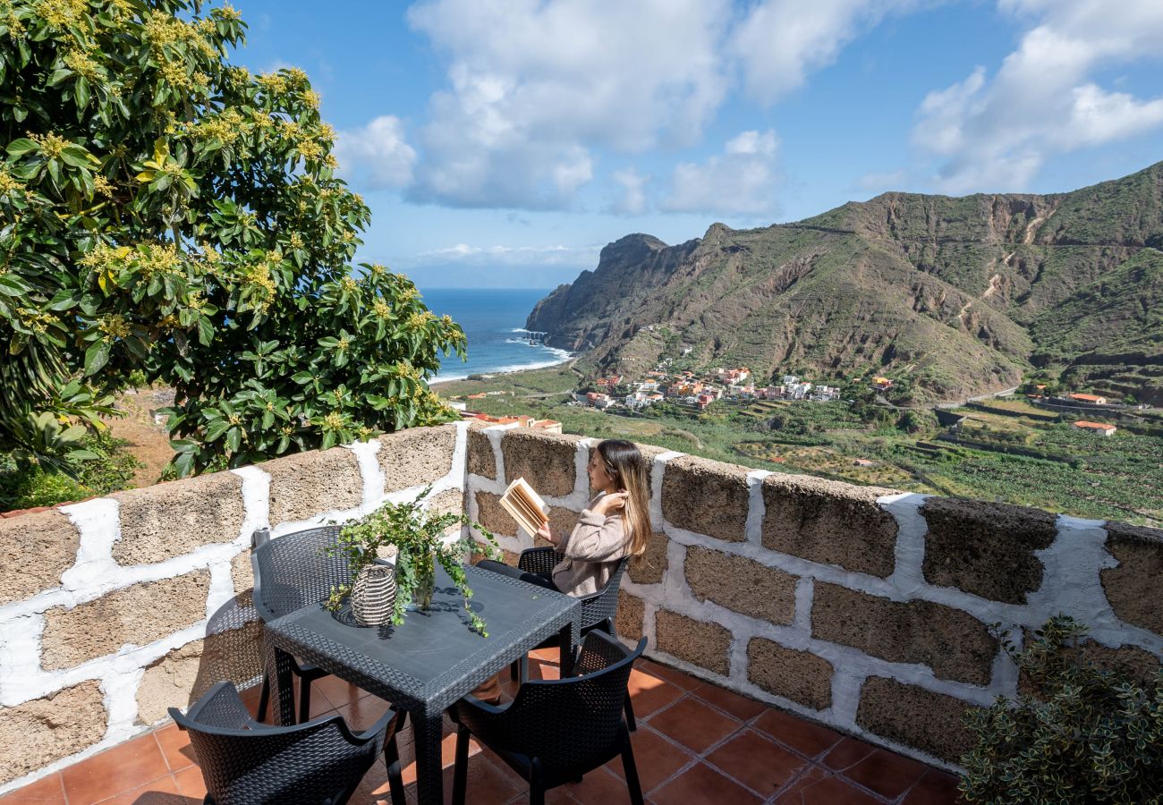 Casa en Hermigua - Bellas vistas al mar y montaña con terraza 