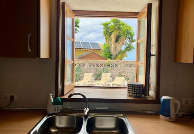 Casa en Garachico - Casa ideal para 4 con billar y hermosas vistas a la montaña  Casa en Garachico - Casa ideal para 4 con billar y hermosas vistas a la montaña