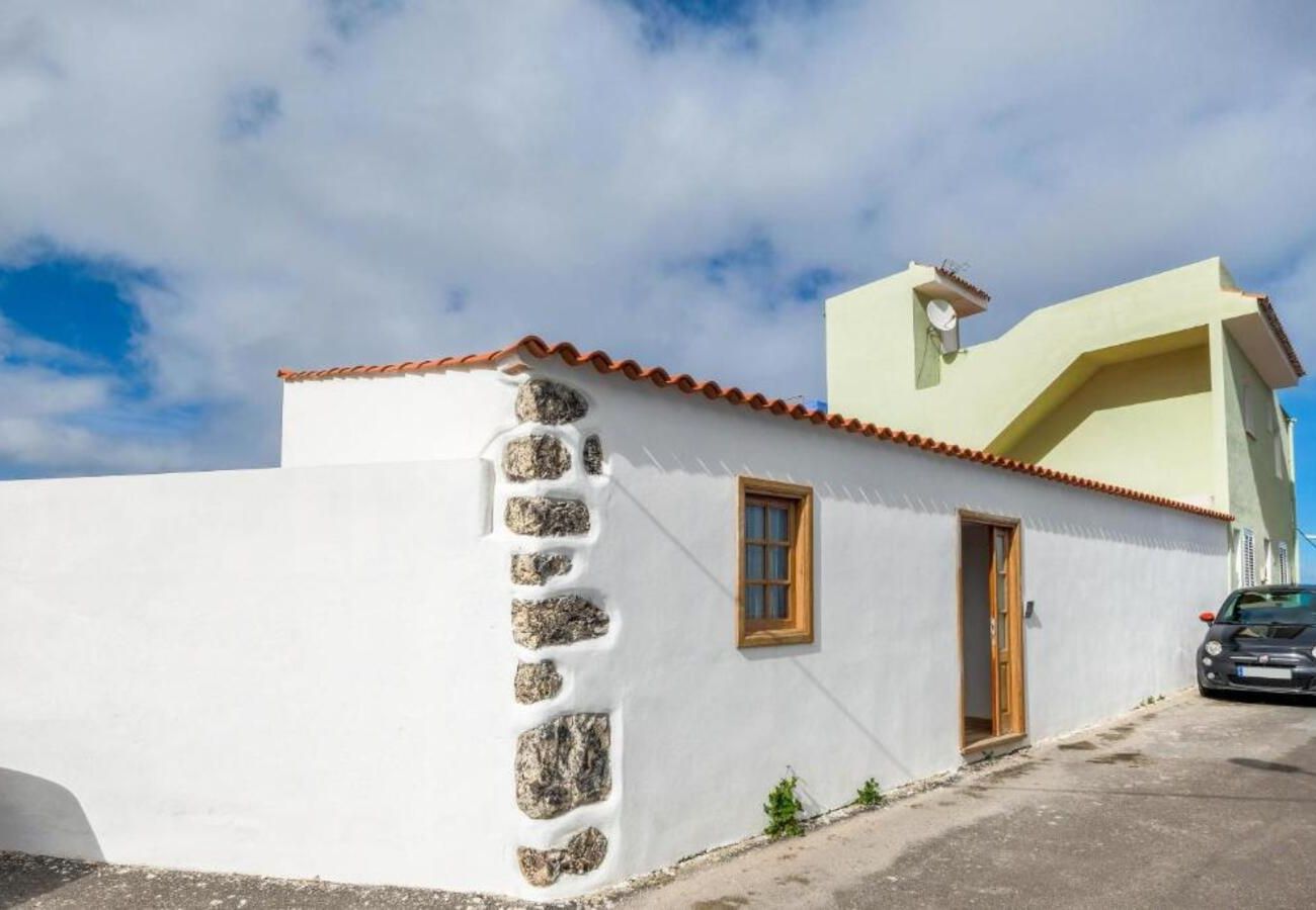 Casa en Garachico - Confortable casa con vistas hermosas y pool en Garachico 