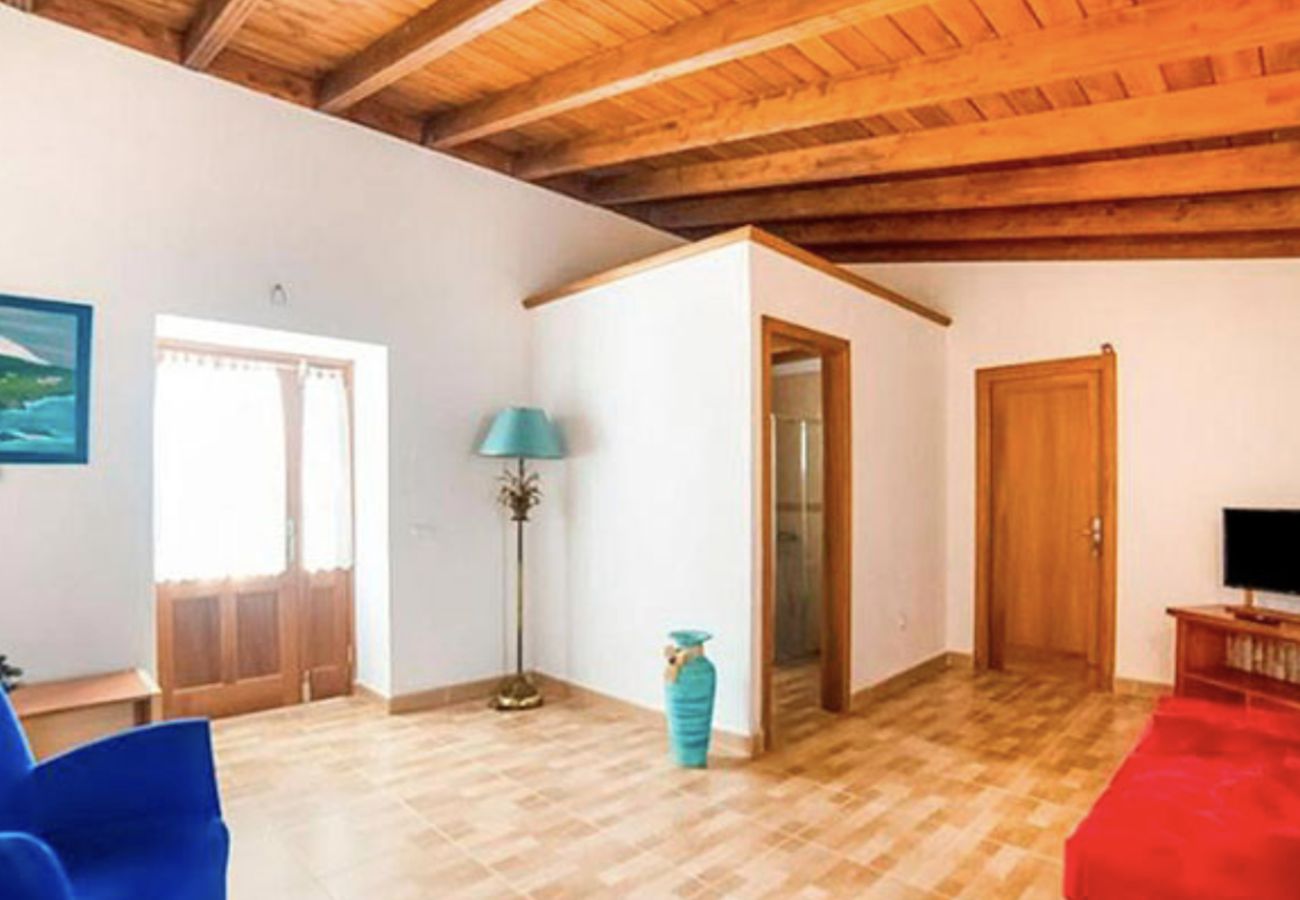 Casa en Garachico - Casa ideal para 4 con billar y vistas a la montaña 