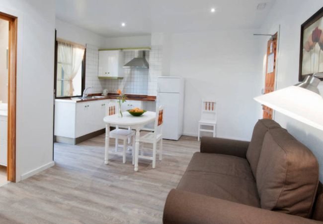 Apartahotel en Los Llanos de Aridane - Elegante Apartamento con Piscina y Jardín Ideal para 2 Apartahotel en Los Llanos de Aridane - Elegante Apartamento con Piscina y Jardín Ideal para 2