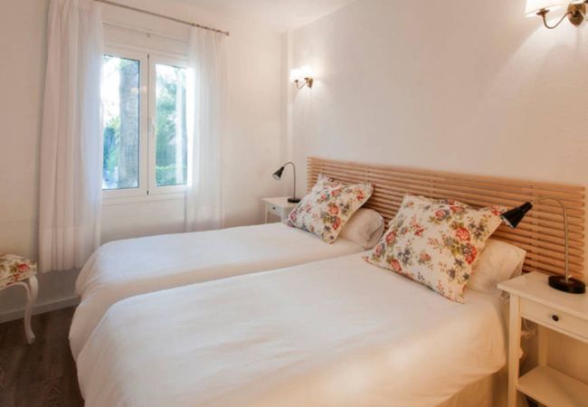 Apartahotel en Los Llanos de Aridane - Elegante Apartamento con Piscina y Jardín Ideal para 2 Apartahotel en Los Llanos de Aridane - Elegante Apartamento con Piscina y Jardín Ideal para 2