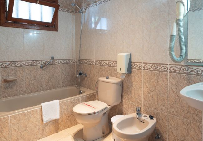 Apartahotel en Playa de Las Americas - Disfruta la Calidez de este Estudio con Terraza y Piscina Apartahotel en Playa de Las Americas - Disfruta la Calidez de este Estudio con Terraza y Piscina