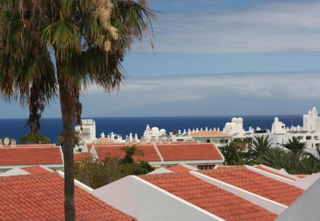 Apartahotel en Playa de Las Americas - Disfruta la Calidez de este Estudio con Terraza y Piscina Apartahotel en Playa de Las Americas - Disfruta la Calidez de este Estudio con Terraza y Piscina