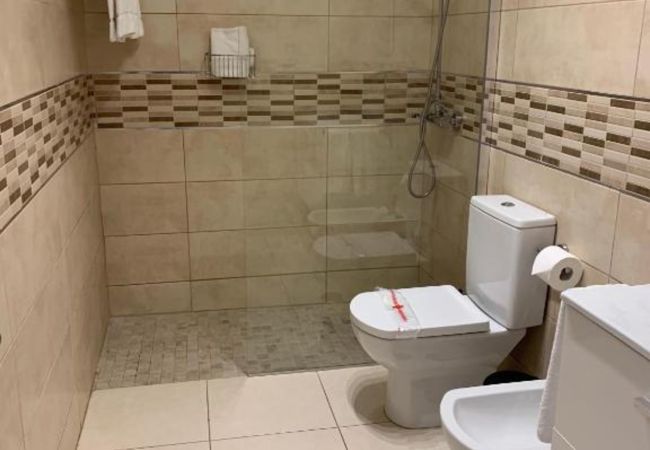 Apartahotel en Playa de Las Americas - Disfruta la Calidez de este Estudio con Terraza y Piscina Apartahotel en Playa de Las Americas - Disfruta la Calidez de este Estudio con Terraza y Piscina