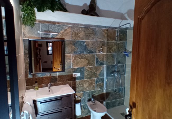 Alquiler por habitaciones en Garachico - Amplio Alojamiento para 2 personas en Garachico con Piscina Alquiler por habitaciones en Garachico - Amplio Alojamiento para 2 personas en Garachico con Piscina