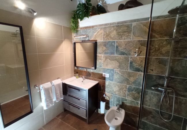 Alquiler por habitaciones en Garachico - Amplio Alojamiento para 2 personas en Garachico con Piscina Alquiler por habitaciones en Garachico - Amplio Alojamiento para 2 personas en Garachico con Piscina