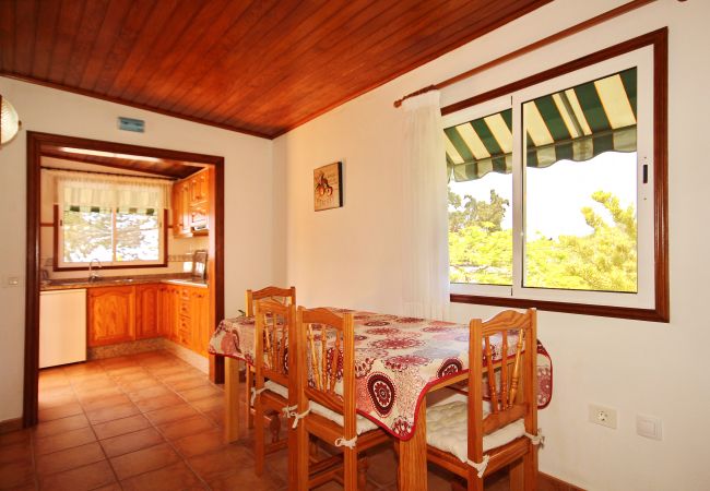 Apartamento en Los Llanos de Aridane - Acogedor Apto en La Palma para 4 personas  Terraza Privada y Vistas a la Piscina