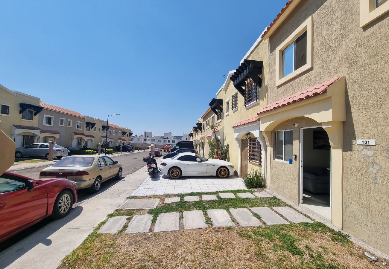 Apartamento en Santiago de Querétaro - Encantador apartamento super comodo  con terraza y piscina