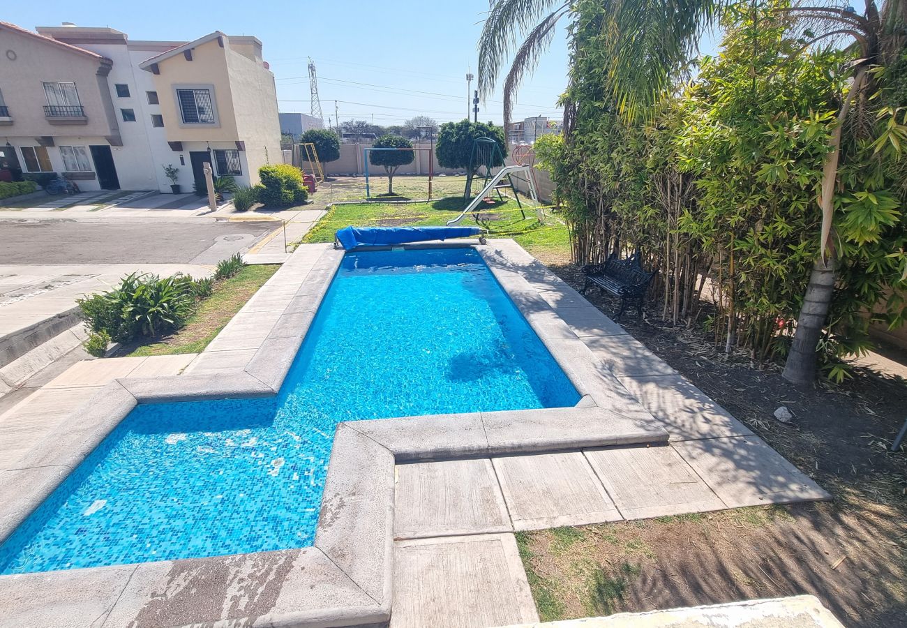 Apartamento en Santiago de Querétaro - Encantador apartamento super comodo  con terraza y piscina
