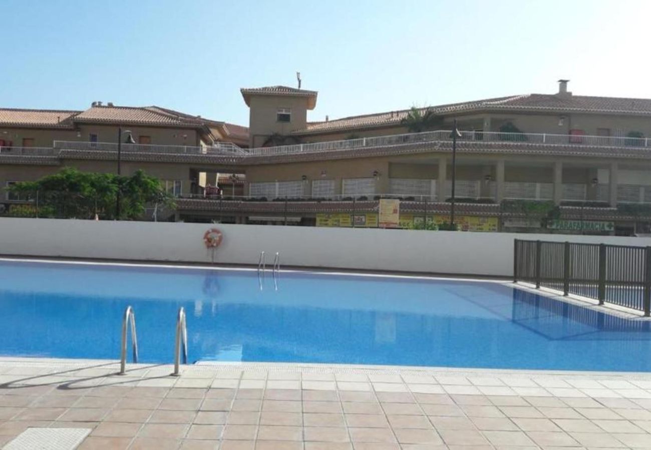 Estudio en Los Cristianos - Loft – Frente al Mar con Piscina y Terraza en Los Cristianos