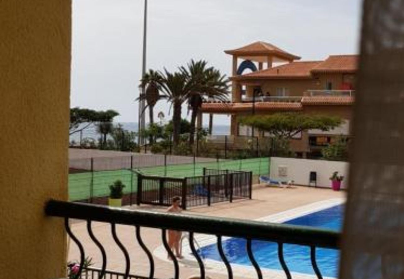 Estudio en Los Cristianos - Loft – Frente al Mar con Piscina y Terraza en Los Cristianos