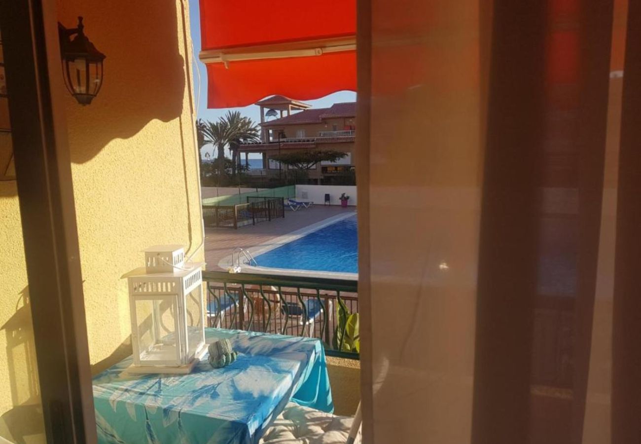 Estudio en Los Cristianos - Loft – Frente al Mar con Piscina y Terraza en Los Cristianos
