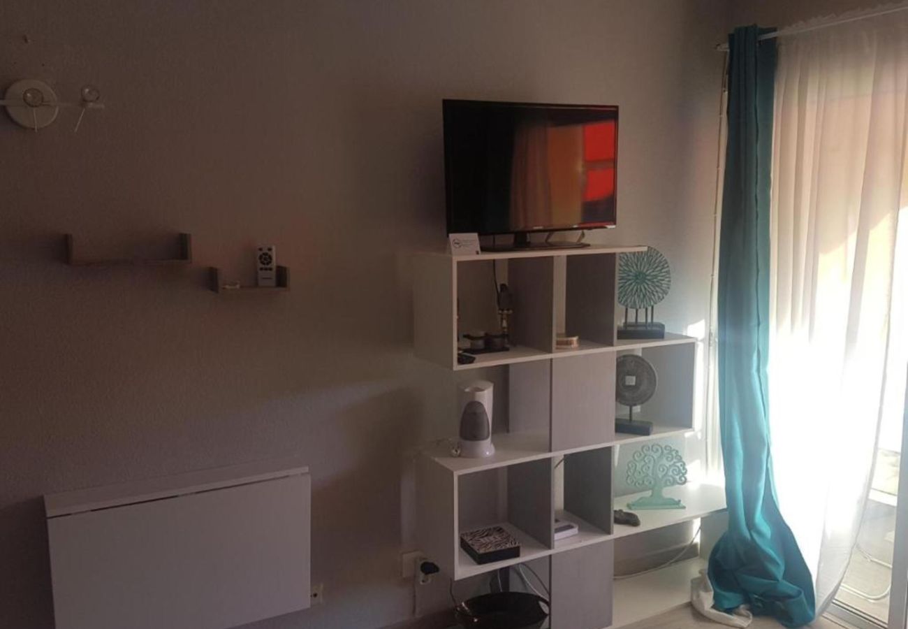 Estudio en Los Cristianos - Loft – Frente al Mar con Piscina y Terraza en Los Cristianos