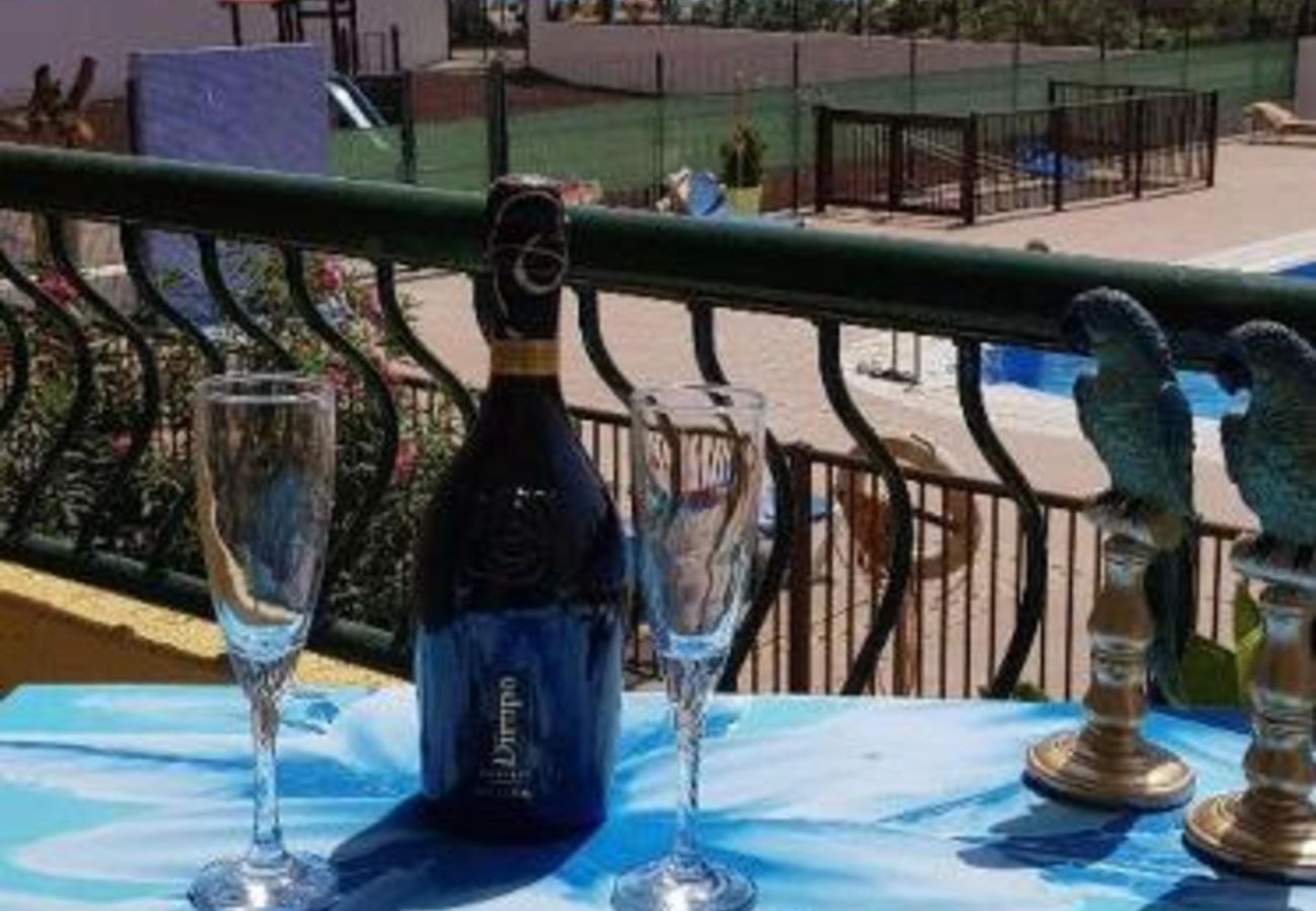 Estudio en Los Cristianos - Loft – Frente al Mar con Piscina y Terraza en Los Cristianos