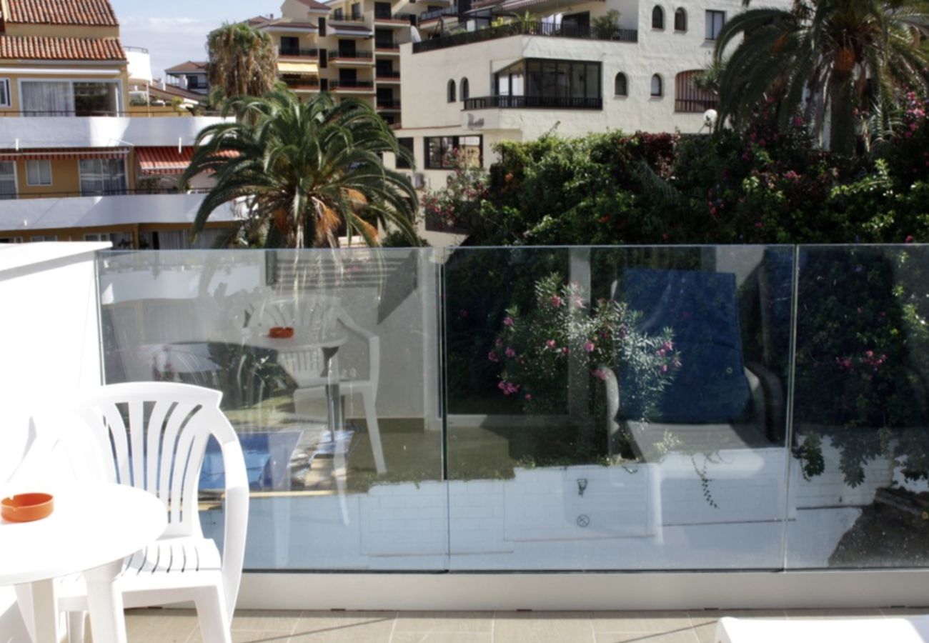 Apartahotel en Puerto de la Cruz - Acogedor Estudio  con vista a la piscina