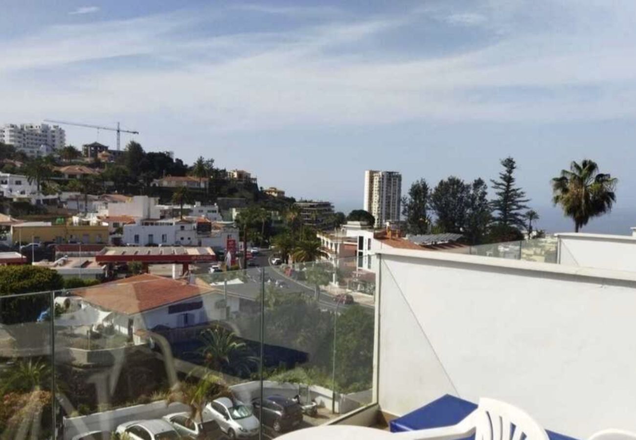 Apartahotel en Puerto de la Cruz - Comodo Estudio con bellas vistas al Teide