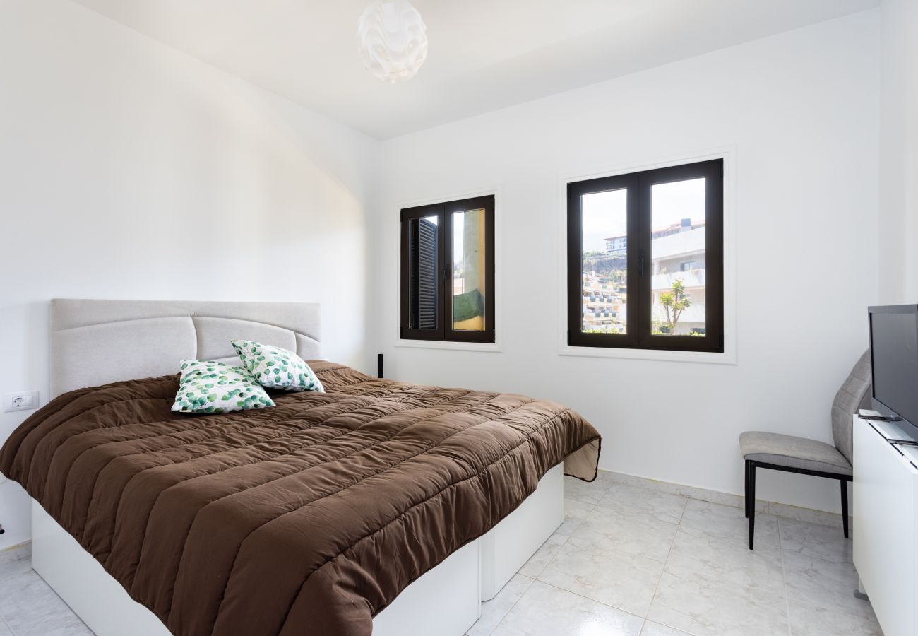 Apartamento en Puerto de la Cruz - Moderno Apartamento en Puerto de la Cruz con Impresionantes Vistas a la Montaña