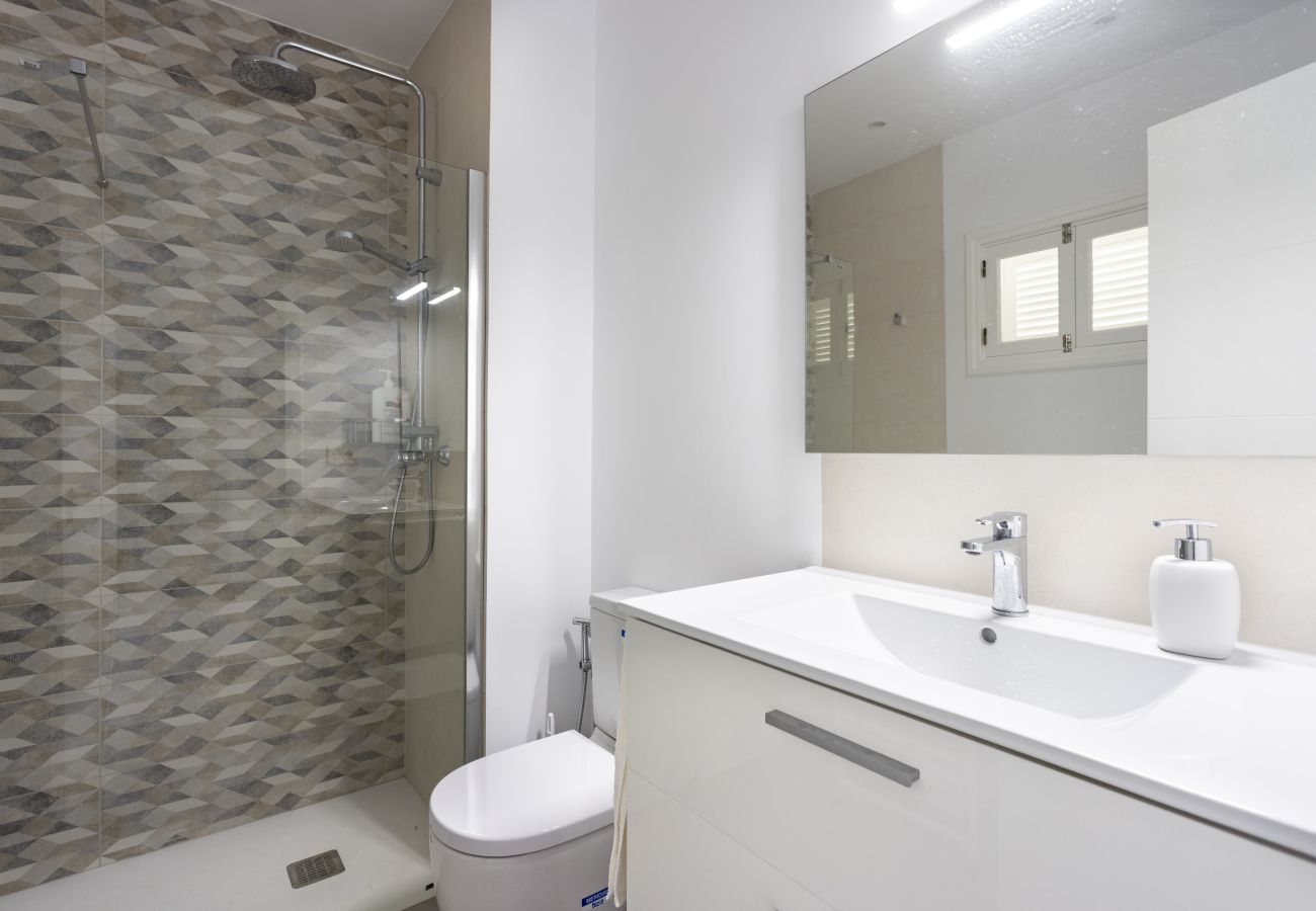 Apartamento en Puerto de la Cruz - Moderno Apartamento en Puerto de la Cruz con Impresionantes Vistas a la Montaña