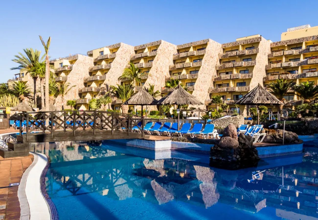 Apartahotel en Bahia Feliz - Apartamento 4★ con Vistas al Mar y Piscina en Bahía Feliz – Gran Canaria