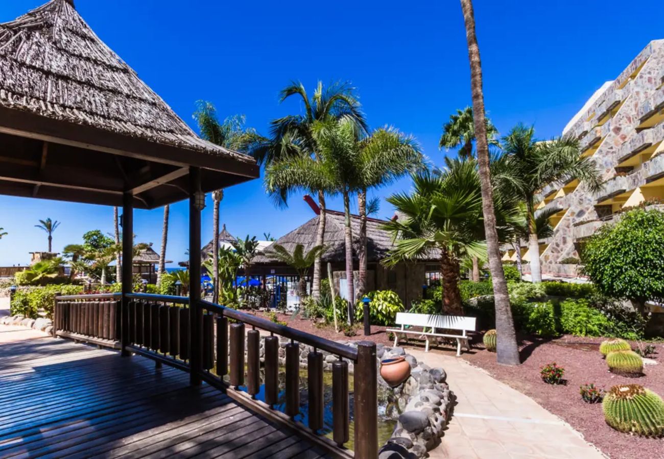 Apartahotel en Bahia Feliz - Apartamento 4★ con Vistas al Mar y Piscina en Bahía Feliz – Gran Canaria