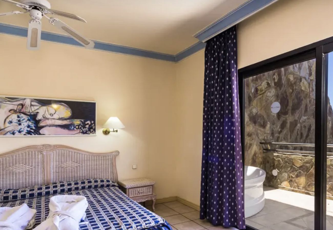 Apartahotel en Bahia Feliz - Apartamento Familiar 4★ con Terraza y 2 Baños en Bahía Feliz