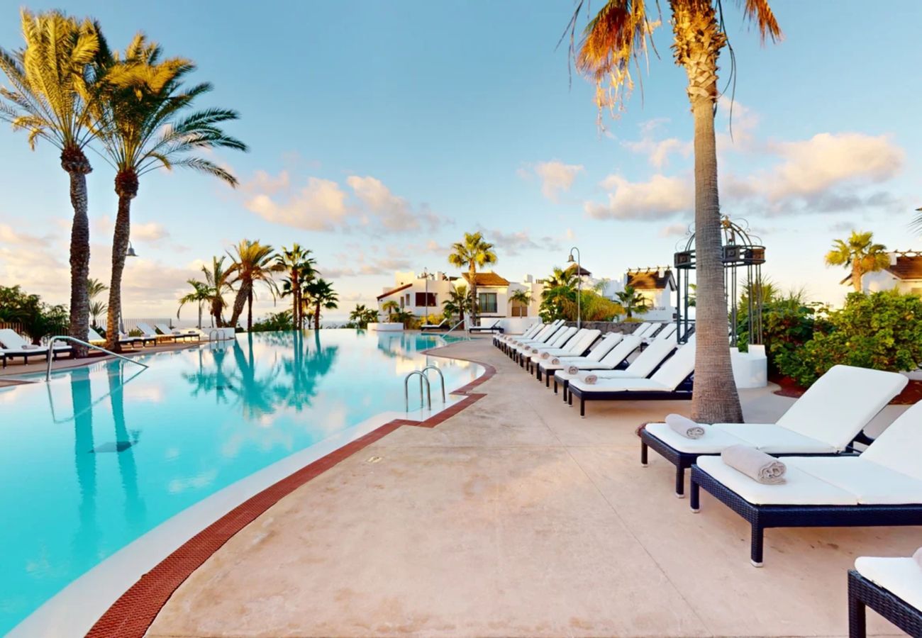 Villa en Guía de Isora - Suite Premium de 4 Dormitorios para Grupos o Familias – Tenerife Sur