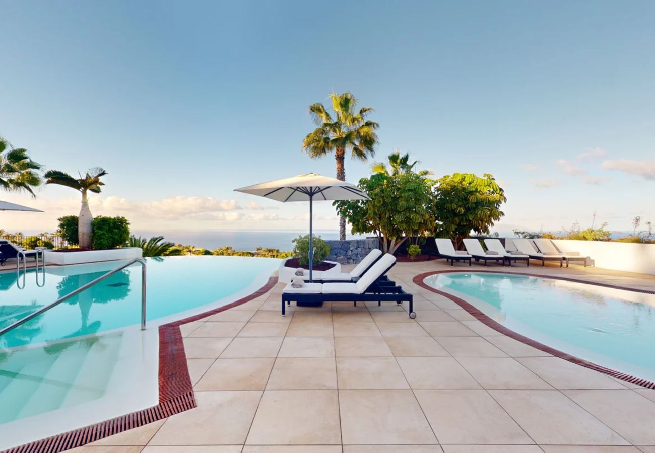 Villa en Guía de Isora - Suite Premium de 4 Dormitorios para Grupos o Familias – Tenerife Sur