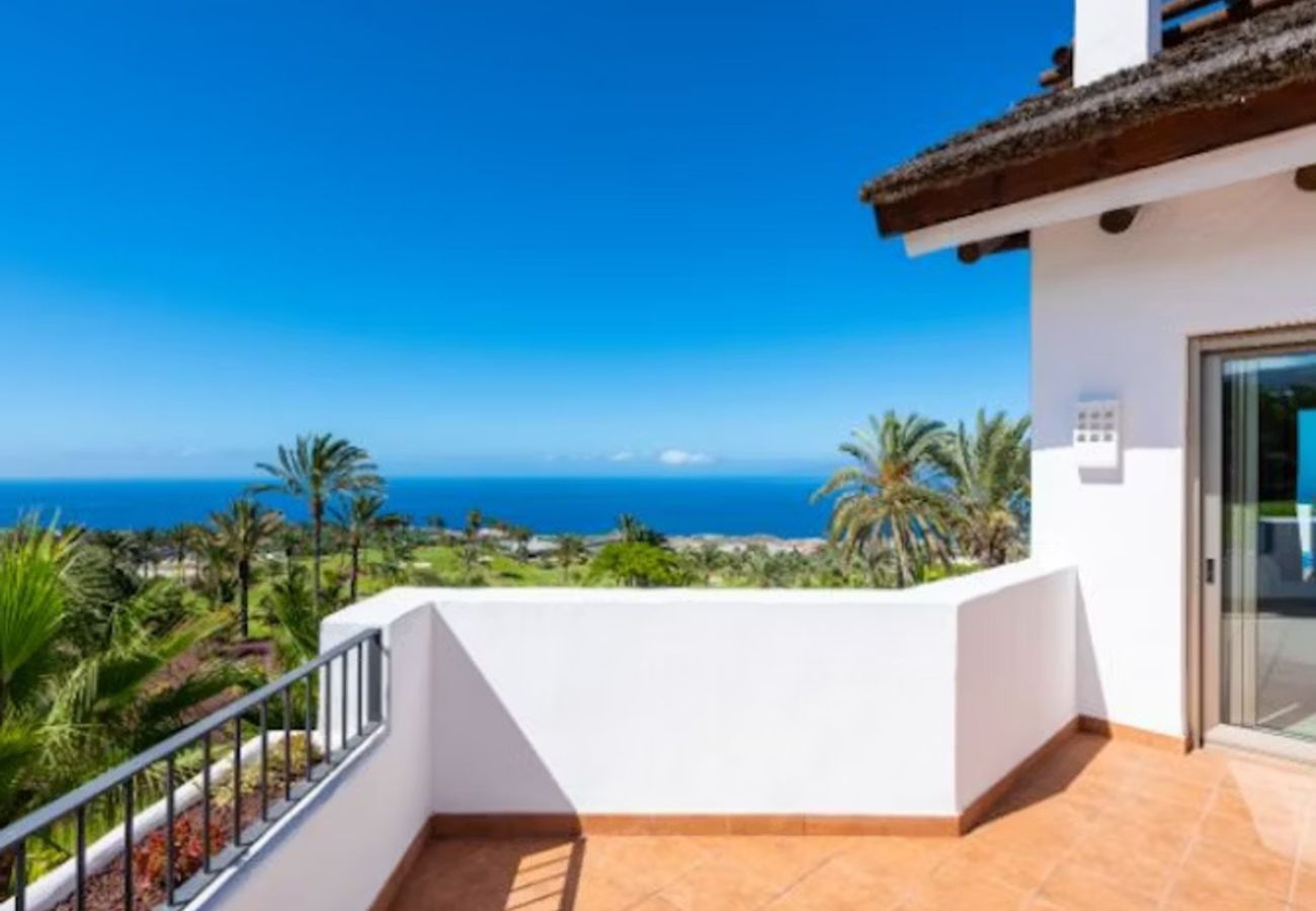 Villa en Guía de Isora - Suite Premium de 4 Dormitorios para Grupos o Familias – Tenerife Sur