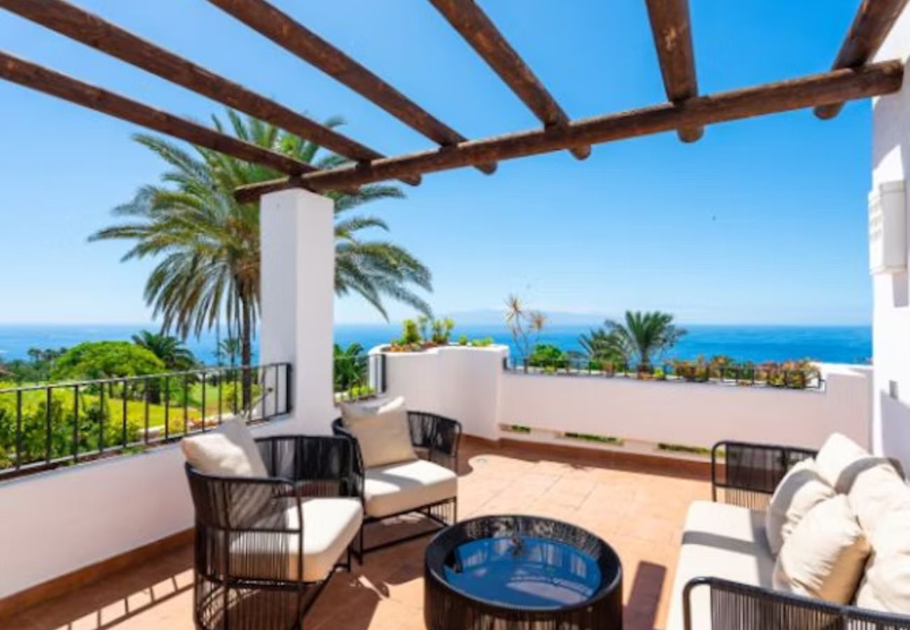 Villa en Guía de Isora - Suite Premium de 4 Dormitorios para Grupos o Familias – Tenerife Sur