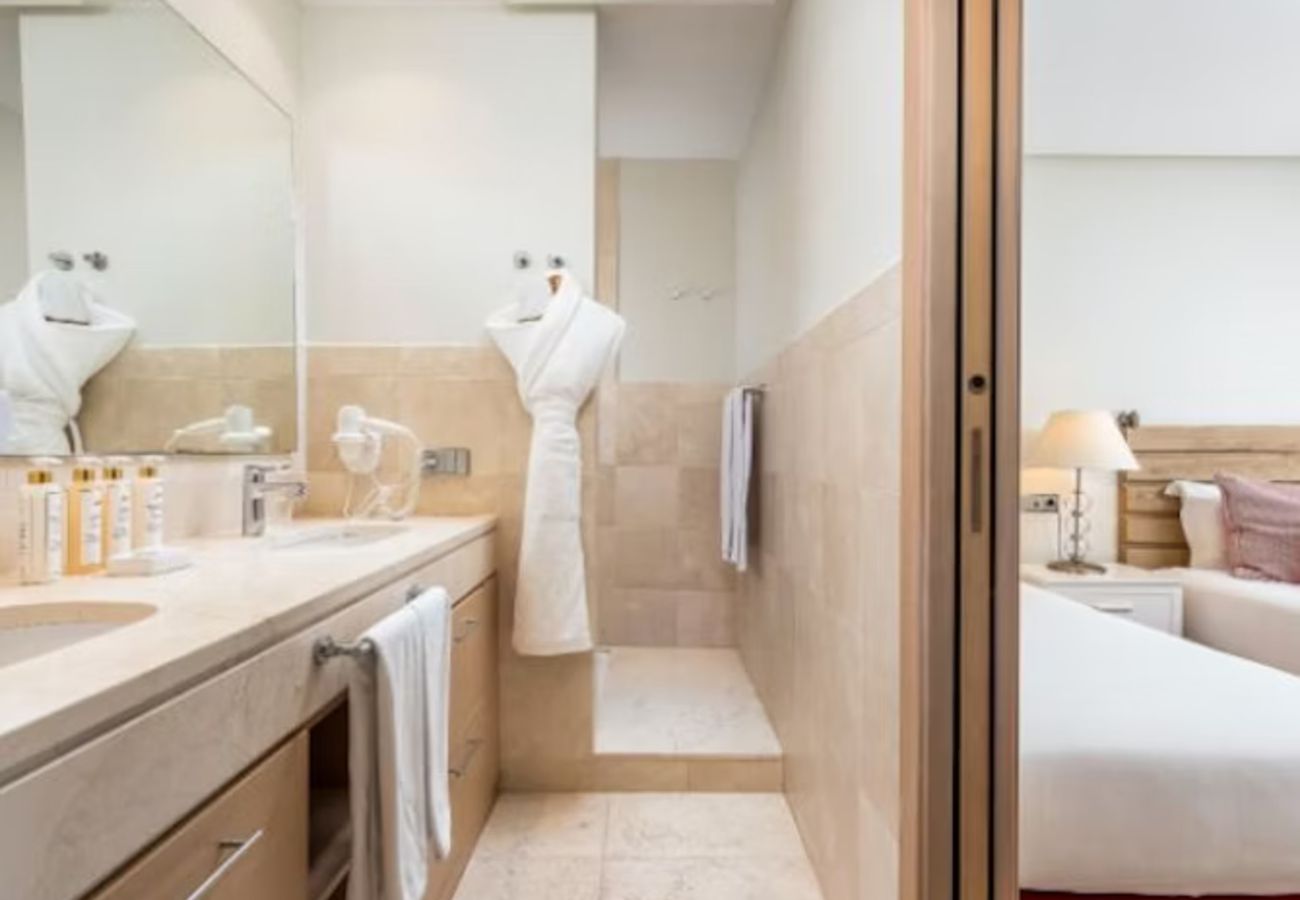 Villa en Guía de Isora - Suite Premium de 4 Dormitorios para Grupos o Familias – Tenerife Sur