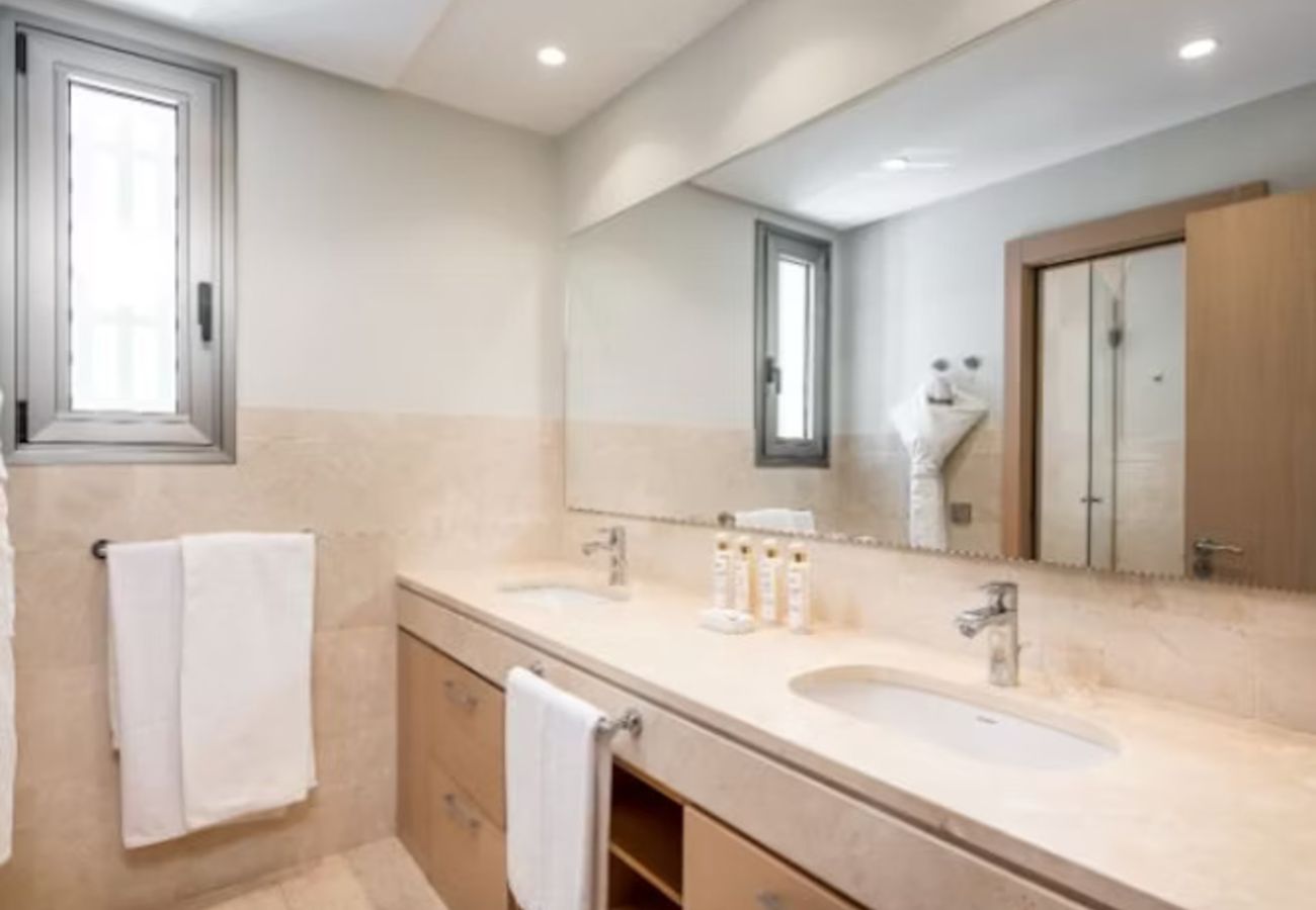Villa en Guía de Isora - Suite Premium de 4 Dormitorios para Grupos o Familias – Tenerife Sur