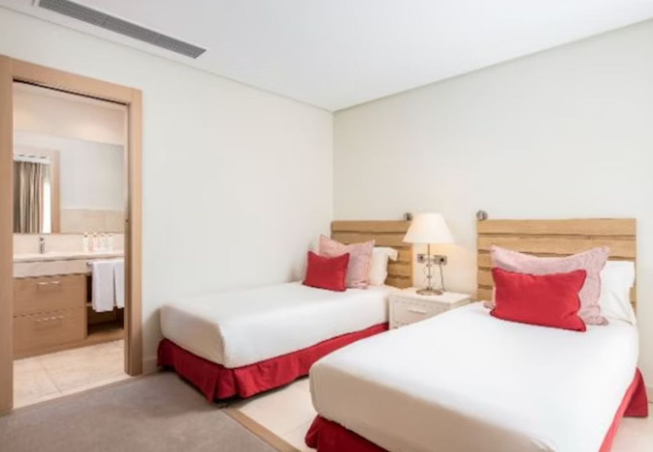 Villa en Guía de Isora - Suite Premium de 4 Dormitorios para Grupos o Familias – Tenerife Sur